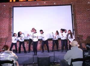 Wendy Raquel Robinson Instagram - #SWIPE Happy Feel Good Friday 💕 Still gushing from an incredible week of thrills, chills and good feels! @amazinggraceconservatory had the privilege of honoring  our esteemed #DistinguishedAlumni @issarae 💕✨ Cheers to #25Years of #Legacy #Love and #AmazingGraceConservatory #TLC #FeelGoodFriday
•#ProudMama #MyBabies #JoyUnspeakable♥️
Thank you to ALL of our incredible sponsors, donors, alumni, students, parents and COMMUNITY🔥🔥🔥🔥
•
•
📸: @richierich.productions 
💋: @beatbytwiggy 
💇🏾‍♀️: @robbirogers1 @hairbychadandre