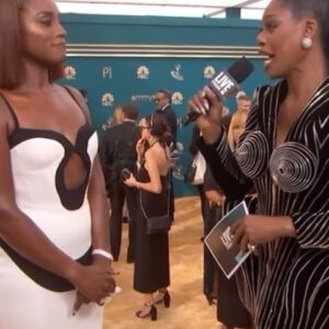 Wendy Raquel Robinson Instagram - #IssaSWIPE Happy GOLDEN DAY! ✨✨ Sending an abundance of love to my girls @niecynash1 @thesherylleeralph 💕and all the #GoldenGlobe nominees. Had the honor of celebrating these two #Amazing women this past #Sunday and will continue to celebrate them. I’m rooting for everybody BLACK, in my @issarae voice 🖤
•
•
Event Coordinator: @wpmillermoments 
MU💄: @deedee_kelly 
Hair 💇🏾‍♀️: @hairbychadandre