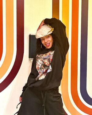 Wendy Raquel Robinson Instagram - 2022 Reflections...redirections...and projections...it's been a ride, and I wouldn't trade this journey for anything! Thank you God for the lessons, blessings and awakenings, I am grateful for them all! I'm looking forward to the future filled with infinite possibilities...walking with grace and in purpose. Sending you and yours light, love, laughter and unspeakable joy! Happy New Year's Eve y'all💋