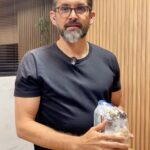 Whindersson Nunes Instagram - Informativo sobre a entrega emergencial por drones‼️ Se você tem um drone que suporte 2kg, num kit como esse, podemos dar suporte a quem precisa esperar mais tempo por ajuda. Temos 4 drones e 4 operadores pra eles, se você puder nos disponibilizar segurança ou drone como esse entre em contato, também para pedir por ajuda no email pessoalwn@gmail.com ‼️ @tronroboticaeducativa