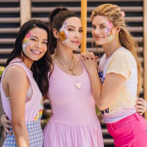 Whitney Cummings Instagram - Celebrating the iconic @lisafrank 🦄 can’t wait for y’all to see what we are doing together 👽