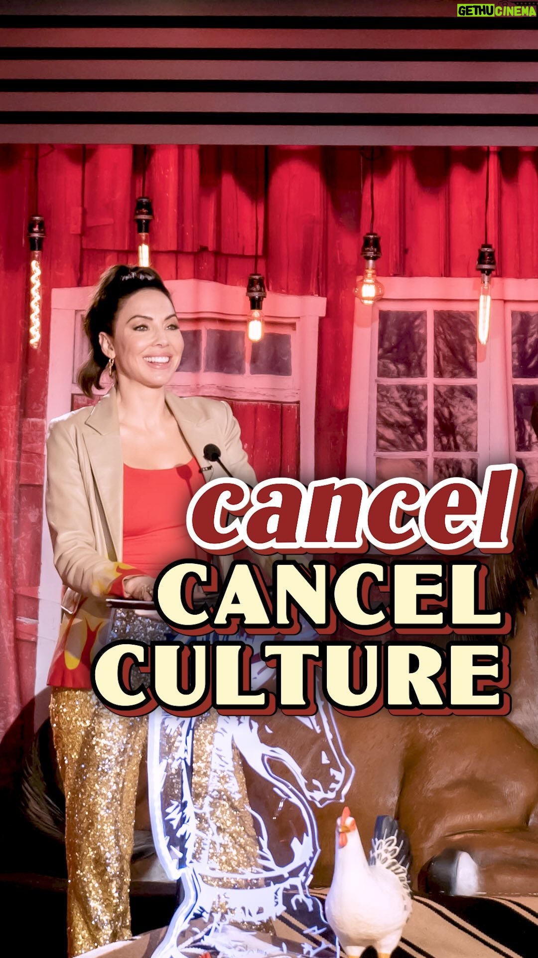 Whitney Cummings Instagram - Roast of ME on Of.TV/Whitney-roast. Nothing cancellable is left unsaid 💙 comedy fans only please.