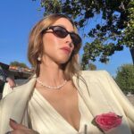 Whitney Port Instagram – Very into this @rodarte pink flower these days. What do you think? Do we love? Pinned it on for a lovely dinner with @jfedla @elcabmember 🌸