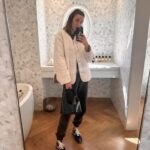 Whitney Port Instagram - Taking the first two weeks of the year verrrrrry slow. Doing my best to tune up my personal operating system. So far I’m stuck between a handwritten to-do list and a digital one. Both seem necessary!!! How do you stay organized!!!??? Why didn’t anyone ever teach me executive functioning skills?! @melaniegrantskin