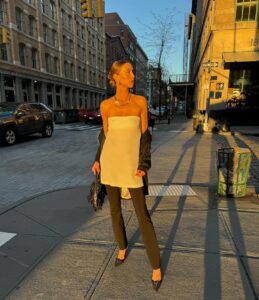 Whitney Port Instagram - Back in the city. ✨