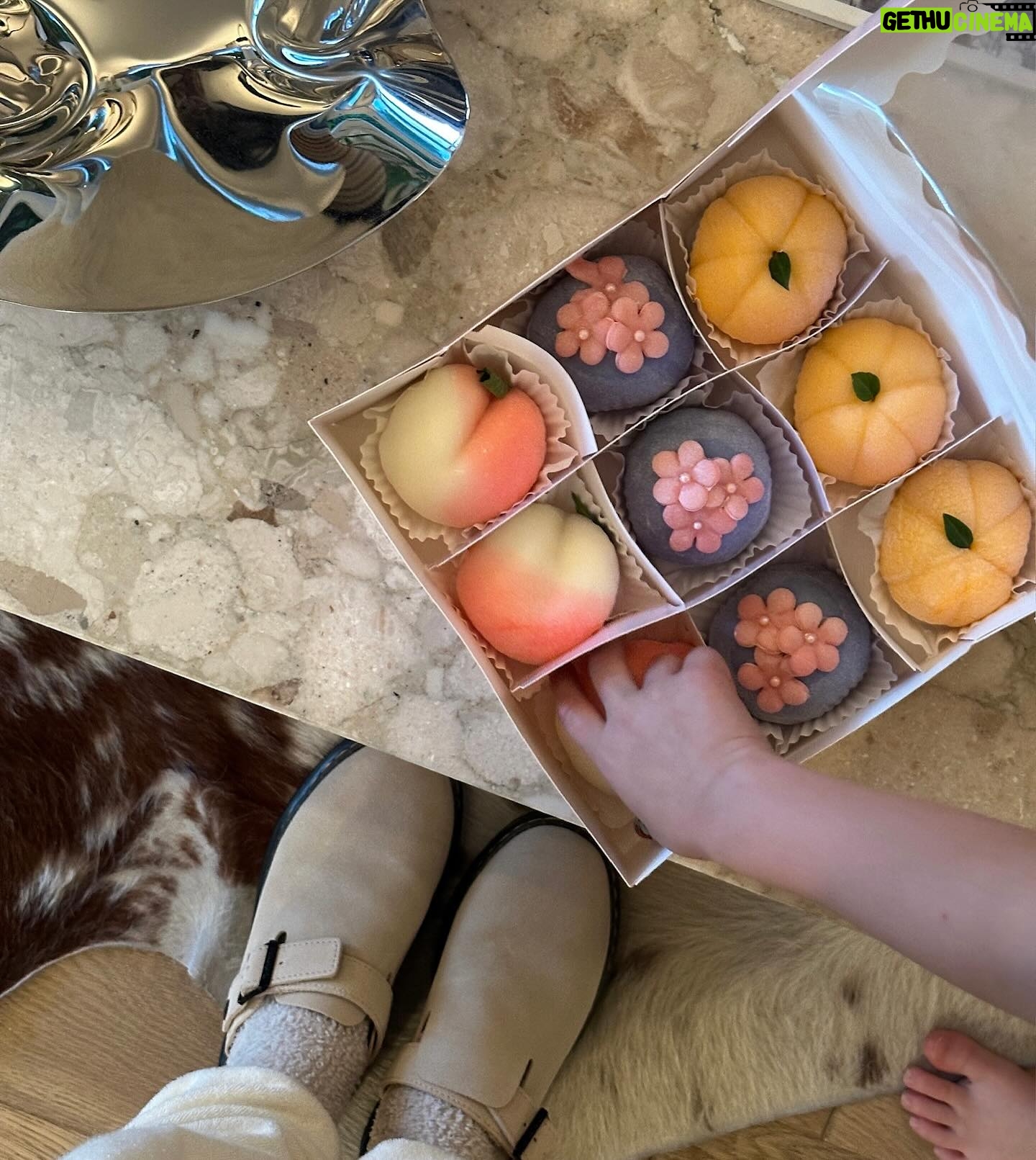 Whitney Port Instagram - Cute little weekend. 1. friends birthday party but the sun went away so I went in jeans and a sweater 2. Timmy helped our neighbor across the street so they brought us yummy treats as as thank you 🧡 3. @esmelina got a kick out of me driving Timmy’s dads car because it could break down any second 4. was into this outfit 5. she’s also my Friday tennis partner 6. Sonny and me on our friday evening walk 7. pretty light moment on my shoes 8. Sunday night ritual. We watched the bob Marley movie but i fell asleep after 30 min. Thank you @highconfectionary