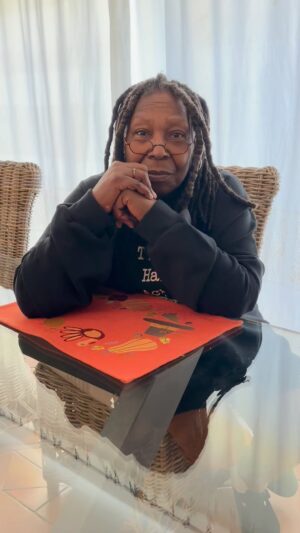 Whoopi Goldberg Instagram - Thankful for the Thanksgiving and to you all.
