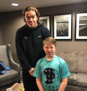Will Poulter Instagram - With Anti-Bullying Legend @cheerupcharlie__ celebrating Anti-Bullying week in the UK. Charlie, your story is inspiring beyond words and a lesson to us all. Thank you to @antibullyingpro for having us 💙😝