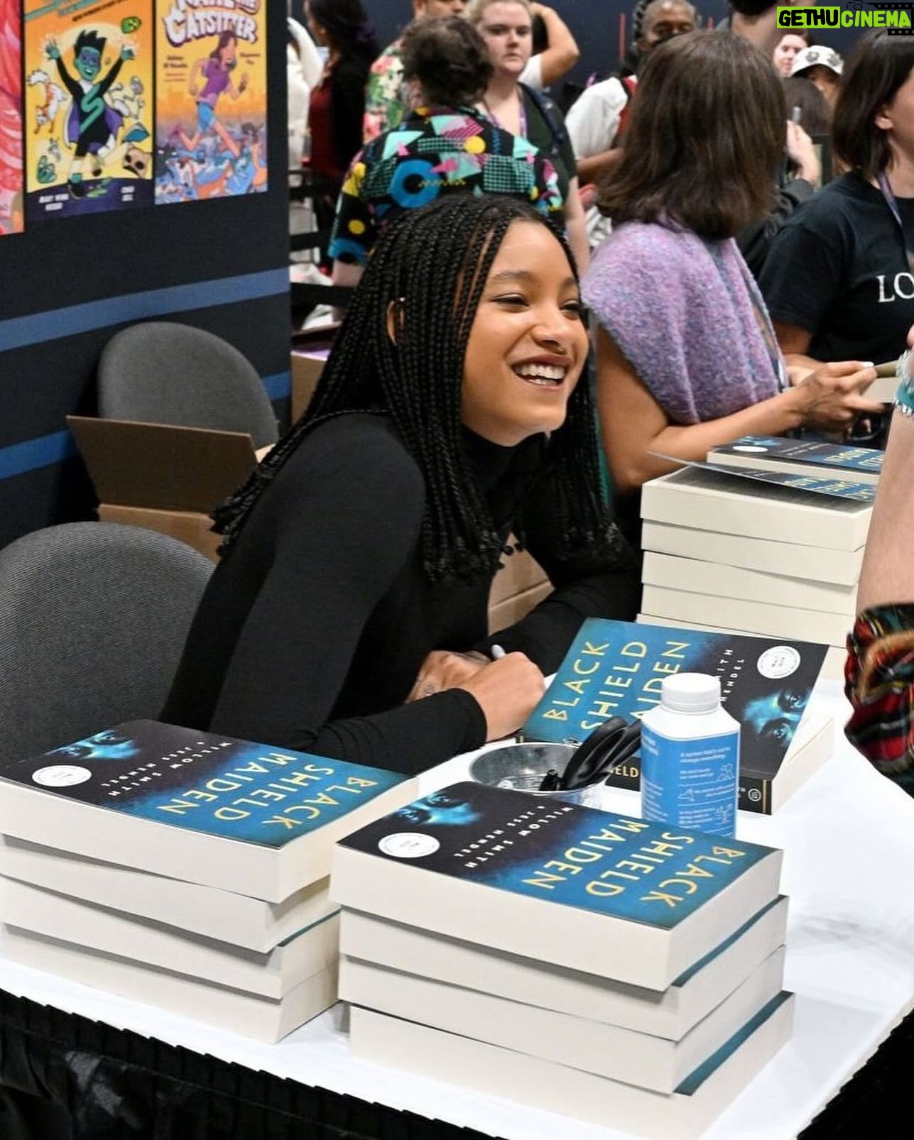Will Smith Instagram - Willow WROTE A NOVEL! I am soooooo proud! #blackshieldmaiden