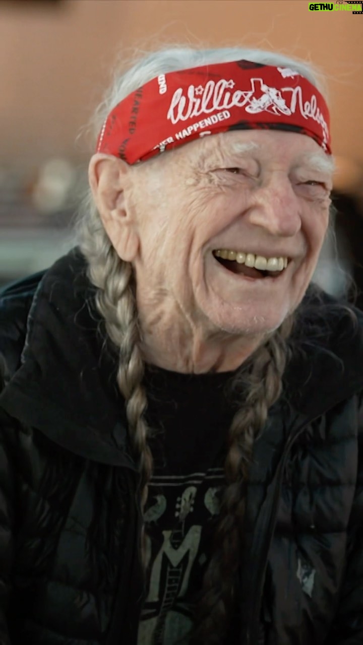 Willie Nelson Instagram - TUNE IN: @anthonymasoncbs hits the road with country legend @willienelsonofficial to talk about celebrating his 90th birthday, the stories behind his timeless songs and his latest book, “Energy Follows Thought,” tomorrow on #CBSMornings.