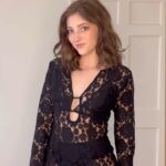 Willow Shields Instagram - In Fidelity premiere tonight in @forloveandlemons 🖤✨ #infidelity @infidelitymovie
