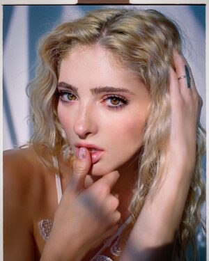 Willow Shields Instagram - More on film from @stateofrachel 🦋
Wearing @forloveandlemons 🤍