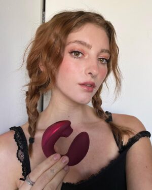 Willow Shields Instagram - I’m hooking you all up with vibes! EVERYONE who signs up to my giveaway will receive either a free toy or a gift card! All you have to do is:
 
✨ Click the link in my Instagram bio
✨ Sign up with your email
✨ See your gift from @bellesaco
 
100% discreet shipping & billing ✨ Ships worldwide 🌍 Tag someone who deserves a vibe!