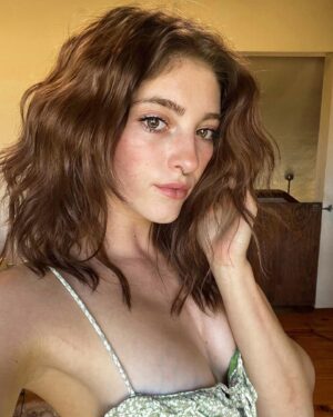 Willow Shields Instagram - Secrets out I’m actually a natural brunette 🤎