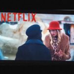 Wilma Elles Instagram - @netflixturkiye @bizkimdenkaciyordukannenetflix @1441productions @umutarall @melisa.sozen Bu dizi henüz izlemediyseniz... Cannes da bile fark ettim ki bir süre insan izlemiş...gerçekten inanılmaz bir anne - kız hikayesi... ..ciddiyetle tasviye edilir...✨✨ 🙏🙏🙏İyi ki... Herkese çok teşekkür ederim