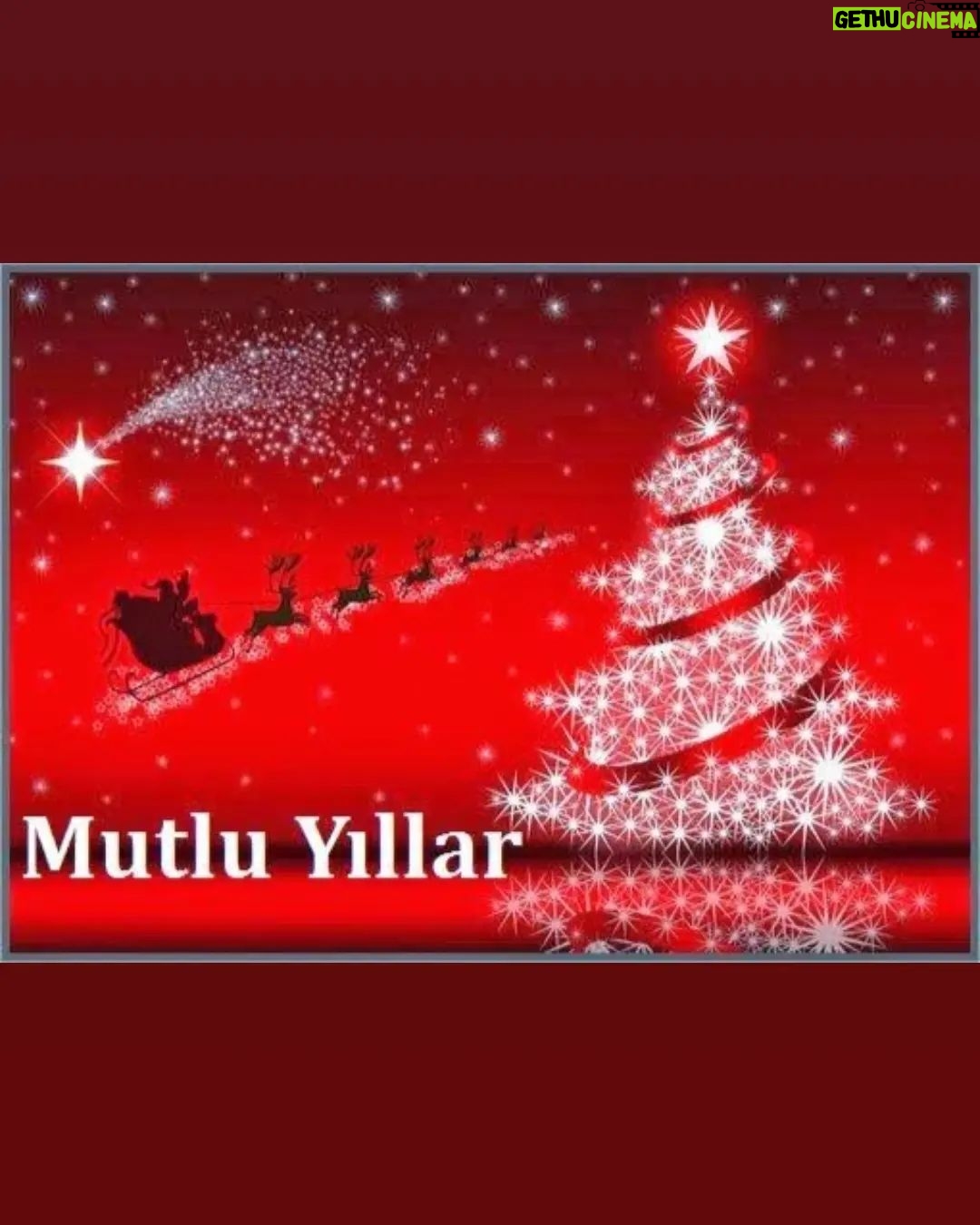 Wilma Elles Instagram - Mutlu yıllar!! Happy new year!! Frohes neues Jahr!! 🤍🙏🧿🎊🎉🎇🎆🚀⛲⚜️🎯❤️ fotoğraflar by @sehnazgumusogluphotography Beyaz bir sayfa... Yeni başlangıçlar... 2023 çok güzel bir yıldı... Herşey için çok teşekkür ederim 🙏🙏🙏 çok bereketli geldin.... #tiara 🤍🤍🤍 #melodi #milat @avsahcelik ❤️ 2024 için herkese sağlık, mutluluk, bereket, huzur ve bol neşe!! Çook iş ve çook eğlence, unutulmaz anlar ve mucizelerle dolu bir yıl diliyorum herkese 🙏🤍🧿💕🌞🤗🎊🪄