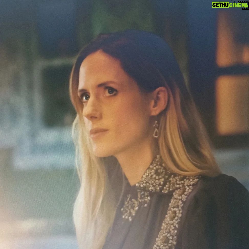 Wilma Elles Instagram - On Tabii.com - The Digital Platform of TRT - you can watch "The Golden Apple - The Grand Conquest" now in five languages! I'm playing the wife of II. Sultan Murat Jeni Hatun.✨🤍 So happy and blessed to be in the prestigious project about the childhood of Fatih Sultan Mehmet! 🙏✨ @tekdenfilmyapim @tabii @miracsozer #türkiye Tabii.com da - TRT Dijital Platformunda şimdi yeni dizimiz "Kizilelma - Bir Fetih Öyküsü" vizyona girdi!! Beni II. Sultan Murat in eşi Jeni Hatun olarak görebilirsiniz...Dizi Nin konusu Fatih Sultan Mehmet in çocukluk çağı! Bu kadar güzel, prestijli ve önemli bir proje de almak çok mutluluk ve onur verici! 🙏🙏🙏