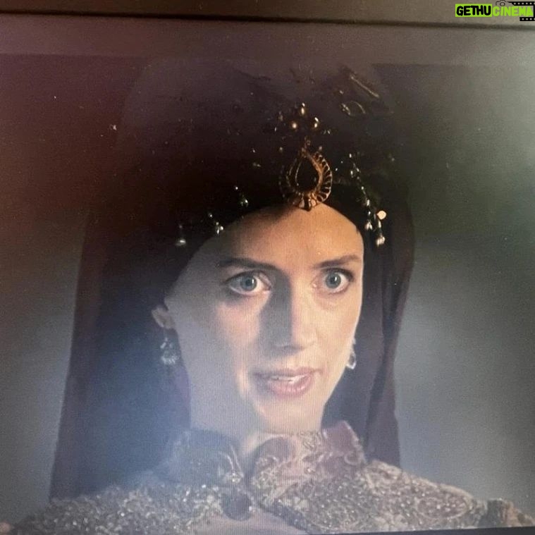Wilma Elles Instagram - On Tabii.com - The Digital Platform of TRT - you can watch "The Golden Apple - The Grand Conquest" now in five languages! I'm playing the wife of II. Sultan Murat Jeni Hatun.✨🤍 So happy and blessed to be in the prestigious project about the childhood of Fatih Sultan Mehmet! 🙏✨ @tekdenfilmyapim @tabii @miracsozer #türkiye Tabii.com da - TRT Dijital Platformunda şimdi yeni dizimiz "Kizilelma - Bir Fetih Öyküsü" vizyona girdi!! Beni II. Sultan Murat in eşi Jeni Hatun olarak görebilirsiniz...Dizi Nin konusu Fatih Sultan Mehmet in çocukluk çağı! Bu kadar güzel, prestijli ve önemli bir proje de almak çok mutluluk ve onur verici! 🙏🙏🙏
