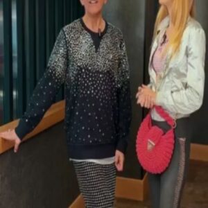 Wilma Elles Instagram - PEARLASEN Markaminin yeni pantalonlari çıkmış... 🌟 https://ty.gl/o9kvg5mtd1 Trendyol dan alabilirsiniz 🌺 Ilkbahar ve yaz farklı bir model ile girelim...niye hep aynı düz pantalon model giyelim ki... Giyerken nasıl ferrah bir his oluşuyor tarif edilemez... Oh... Hüseyin Küçük @huseyinkucukofficial ve @bihtertekstilofficial bu proje gerçekleştirmek için sonsuz teşekkür ederim 🙏✨🤍🌟🌺 Iyi ki varsınız 🙏🙏 Video ekibine ayrıca da çok çok teşekkür ederim...Sizinle çalışmak büyük keyifti....@nazzyilmazcan @enyfilmproduction @trypatasehir Hotel de çok sevdik 🌟🌟