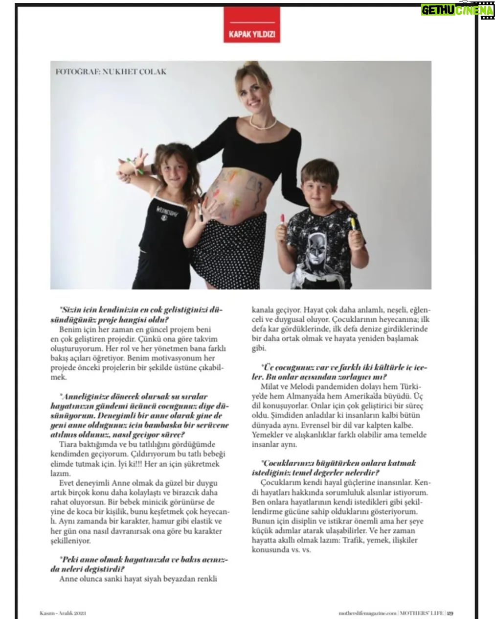 Wilma Elles Instagram - Ve 40. Gün çıktı ❤️🤍🧿👶🙏🙏 Tiara Manolya her gün büyüyor ❤️ Nasıl bir aşk bu ❤️❤️ @avsahcelik DERGİ @motherslifemagazine Yayın yönetmeni: @arzuarat Röportaj: @nurr.cin Kasım kapağındayim 😍🙏 çok teşekkür ederim! Unutulmaz bir fotoğraf çekimi gerçekleştirdik 😊🤗🫠 @nukhetcolak.photography Herkesin emeğine sağlık! 🙏😘😘 Fotoğraflar by @antoineverglas @nukhetcolak.photography @serhanserter_official