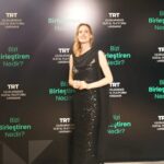 Wilma Elles Instagram - Tekden Film imzalı "Kızılelma - Bir Fetih Öyküsü" de oynamak büyük bir mutluluktu... Dün akşam TRT Dijital Platformunun Tabii.com’un lansmanı gerçekleşti... ve "Kızılelma - Bir Fetih Öyküsü" TABİİ.COM’ da 7. Mayıs’ta yayınlanacak... Nasıl bir heyecan... ✨🌟🤍🌞 Bu Dizi Fatih Sultan Mehmet’in çocukluk çağını anlatıyor... Onun önemi tartışılmaz....İyi Seyirler!! 7. Mayıs’ta herkesi Tabii.com’a bekliyoruz... Bütün muhteşem yapımlar 5 dilde yayınlanacak... Hakikaten bu uluslararası güçlü platform da olmak çok gurur verici... 🙏🙏 Çok teşekkür ederim 🙏🙏 @tekdenfilmyapim @kemal_tekden @tabii @trt1 @miracsozer @larissaturkozer Elbise by @alincetekstil @erbayekinci