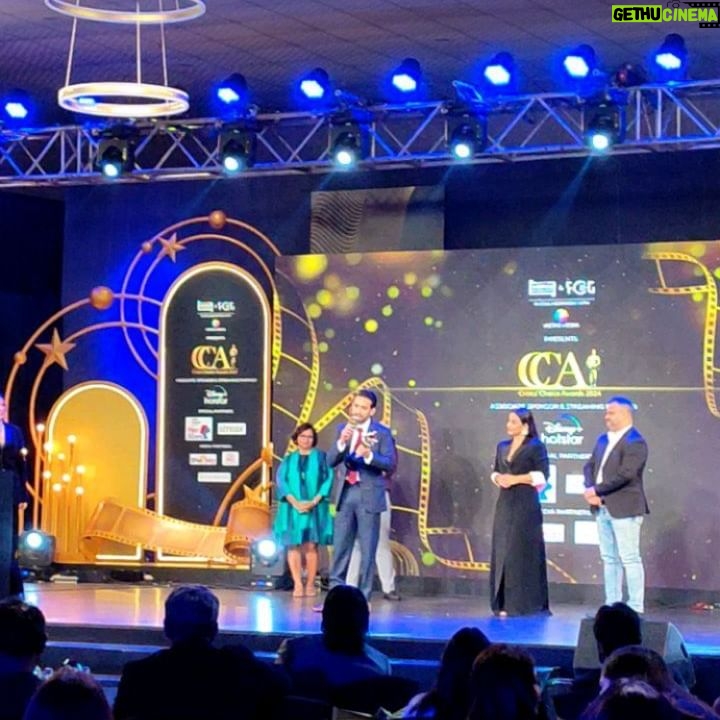 Wilma Elles Instagram - Critic's Choice Awards India 2024 @criticschoiceindia #nitinnanda @ajlinadrovic @nn_79_kr 🔵 #Mumbai #Bollywood Congratulations to @vikrantmassey on winning the Best Actor Award Dress by @gozdeisbilirrr 🧿