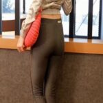 Wilma Elles Instagram - Günaydınlar 🌞💐🍒 Pearlasen Pantalon Koleksiyonum yine satışta 🌟😃 Trendyol da https://ty.gl/m981jtehxq Bu kapsül koleksiyonu @huseyinkucukofficial Ve @bihtertekstilofficial le gerçekleştirmek çok keyifliydi... Herkese çok teşekkür ederim Fotoğraflari bu @serhanserter_official Videolar by @enyfilmproduction ve @nazzyilmazcan Mekan @trypatasehir @pearlasen