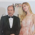 Wilma Elles Instagram – Gelin Damat Dergi Nin güncel kapak yüzü olmanın mutluluğunu yaşıyorum… Ne iyi denk geldi… çünkü tam o dönemde – şimdi evlendim…. O kadar çok çekimler ve defileeler için beyaz gelinlikleri giyindim ki herkes benim nikah fotoğrafları ilk önce bir performans olarak algıladı :)) şimdi de yavaş yavaş havalar ısınmaya başlıyor ve düğün sezon planlanıyor…Herkese mutluluklar dilerim!! Bir ömür boyu İnşallah ❤️ 2018 Nin eski kapak çalışmaları de ekledim….hangisi daha çok beğendiniz? @gelindamatdergisi @ferhatmugurtay 
@serhanserter_official 
@avsahcelik