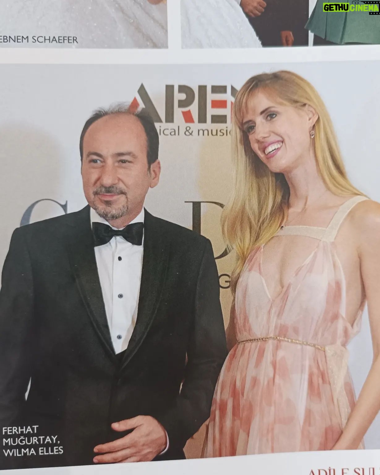 Wilma Elles Instagram - Gelin Damat Dergi Nin güncel kapak yüzü olmanın mutluluğunu yaşıyorum... Ne iyi denk geldi... çünkü tam o dönemde - şimdi evlendim.... O kadar çok çekimler ve defileeler için beyaz gelinlikleri giyindim ki herkes benim nikah fotoğrafları ilk önce bir performans olarak algıladı :)) şimdi de yavaş yavaş havalar ısınmaya başlıyor ve düğün sezon planlanıyor...Herkese mutluluklar dilerim!! Bir ömür boyu İnşallah ❤️ 2018 Nin eski kapak çalışmaları de ekledim....hangisi daha çok beğendiniz? @gelindamatdergisi @ferhatmugurtay @serhanserter_official @avsahcelik