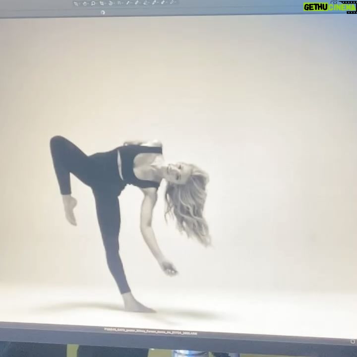 Witney Carson Instagram - BTS on how we made the magic happen from the @gatorade Water content shoot! The whole team was incredible 🙏🏼 Pulled out some moves from my contemporary days… and yes, I couldn’t move after this, but it was worth it! 😅 #Gatorade_Partner