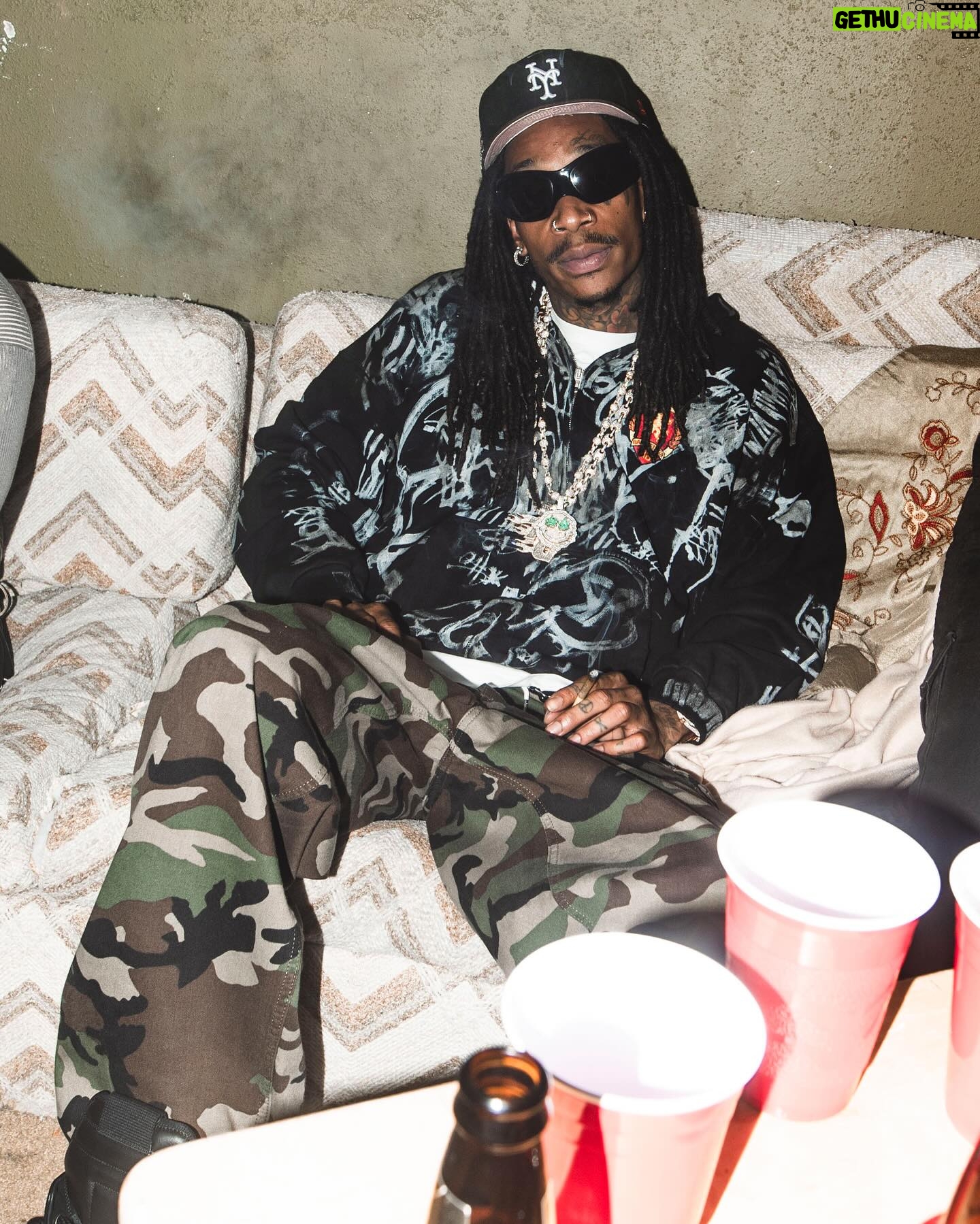 Wiz Khalifa Instagram - I love walking in a room and leaving an energy that everyone remembers. Make the best of each moment. You never know who you’re helping have a better day. Taylor Gang The World.