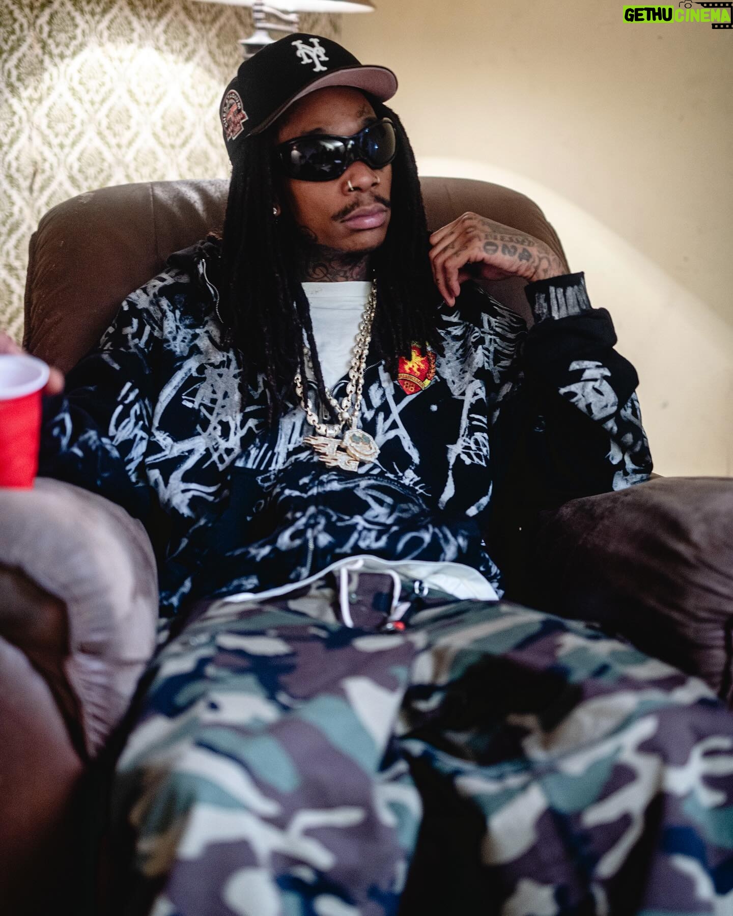 Wiz Khalifa Instagram - I love walking in a room and leaving an energy that everyone remembers. Make the best of each moment. You never know who you’re helping have a better day. Taylor Gang The World.
