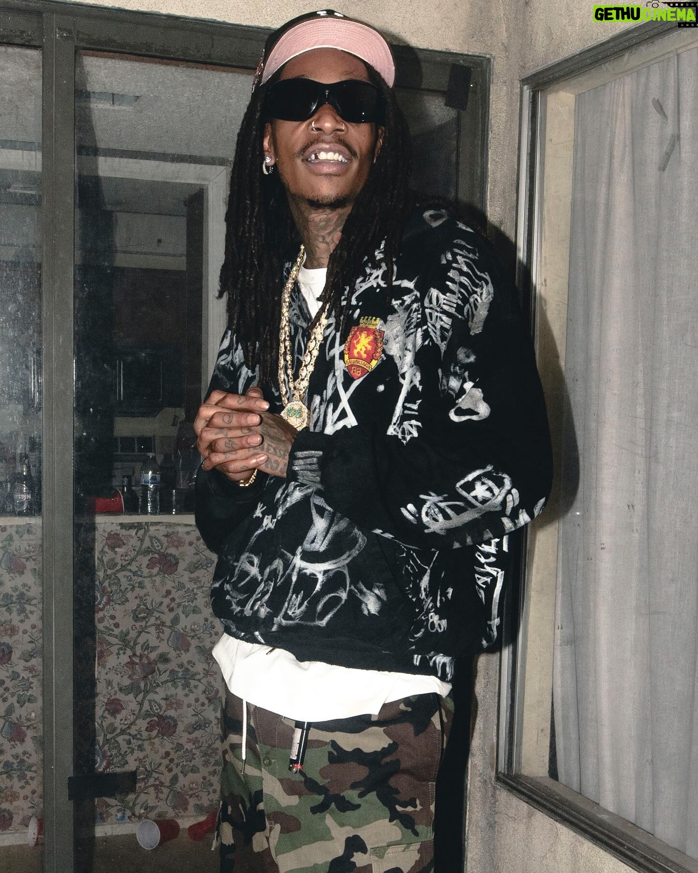 Wiz Khalifa Instagram - I love walking in a room and leaving an energy that everyone remembers. Make the best of each moment. You never know who you’re helping have a better day. Taylor Gang The World.