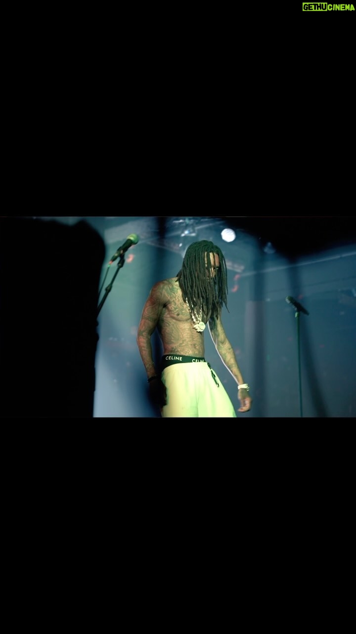 Wiz Khalifa Instagram - I haven’t slept good in weeks but it’s been for good reason. Curating this album and having these shows has been an amazing experience that i can’t help but be thankful for. Thank you guys for pushing me to new limits. #kushandorangejuice2 on the way 💨🍊✌🏾Taylor Gang The World.