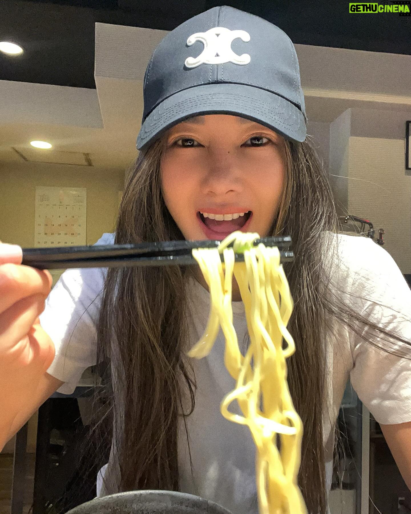 Woranuch Bhirombhakdi Instagram - ของอร่อย ไม่ต้องอ่อยก็น่ากิน 😏🙊😛