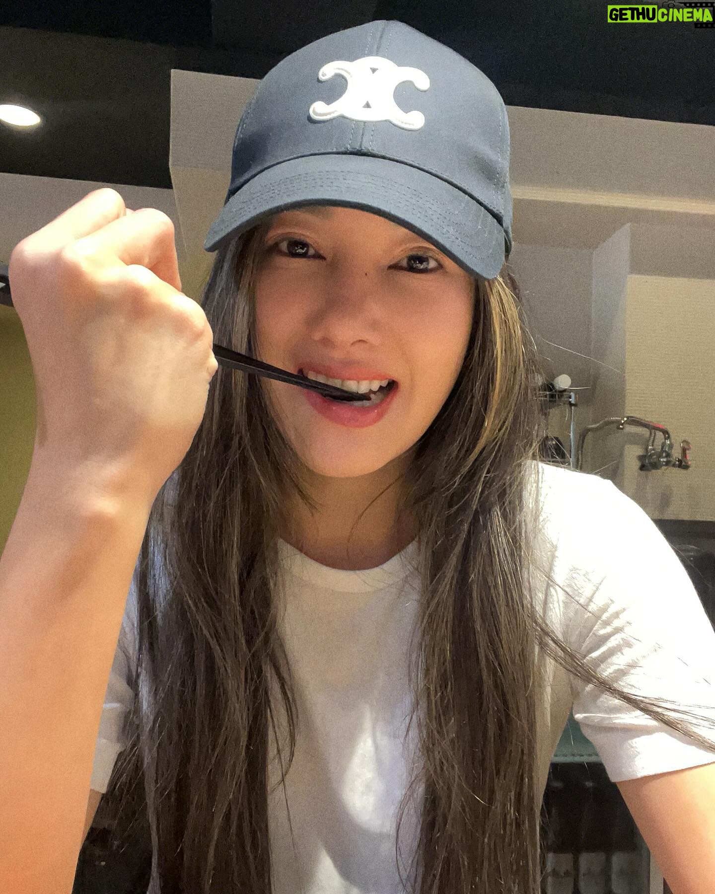 Woranuch Bhirombhakdi Instagram - ของอร่อย ไม่ต้องอ่อยก็น่ากิน 😏🙊😛