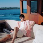 Worrawech Danuwong Instagram - ปีใหม่นี้ผมเห็นหลายคนพนมมือขอพรจากฟ้าว่า.. โปรดส่งใครมารักฉันที งั้นเราลองมารักตัวเองกันซัก1ปีดีมั้ยครับ หาสิ่งที่สมควรจะถูกรักในตัวเองให้เจอ เพื่อเป็นไกด์ให้คนที่ใช่มองเห็นคุณค่าที่ซ่อนอยู่ในตัวเรา “ถ้าเรายังมองตัวเองไม่น่ารัก แล้วใครจะมองเห็นความน่ารักของเรา จริงมั้ยครับ?”✌🏻💚