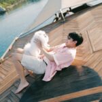 Worrawech Danuwong Instagram - ปีใหม่นี้ผมเห็นหลายคนพนมมือขอพรจากฟ้าว่า.. โปรดส่งใครมารักฉันที งั้นเราลองมารักตัวเองกันซัก1ปีดีมั้ยครับ หาสิ่งที่สมควรจะถูกรักในตัวเองให้เจอ เพื่อเป็นไกด์ให้คนที่ใช่มองเห็นคุณค่าที่ซ่อนอยู่ในตัวเรา “ถ้าเรายังมองตัวเองไม่น่ารัก แล้วใครจะมองเห็นความน่ารักของเรา จริงมั้ยครับ?”✌🏻💚