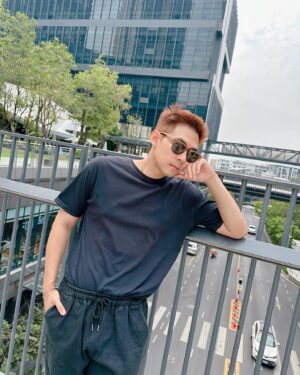 Worrawech Danuwong Instagram - ปีใหม่ทรงใหม่ ต้อนรับฤดูร้อนตลอดปี😄☀️