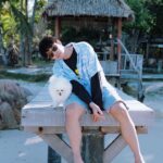 Worrawech Danuwong Instagram - 4 สิ่งที่สุนัขของคุณอยากบอกคุณ... 1. ฉันอาจจะอยู่กับคุณได้แค่ 10 ถึง 15 ปี ก่อนที่เราจะแยกจากกัน เพราะฉะนั้น.. อย่าโกรธฉันนานเลยนะ 2. คุณมีงาน มีความบันเทิง และเพื่อนฝูง แต่.. ฉันมีแค่คุณ 3. รู้ไว้นะ.. ว่าฉันยินดีรับฟังคุณทุกเรื่อง แม้บางครั้งฉันจะไม่เข้าใจคำพูดของคุณ แต่ฉันก็พยายามจะทำความเข้าใจเสียง สีหน้า และแววตาของคุณเสมอนะ 4. เวลาคุณตีฉัน รู้ใช่มั้ย.. ว่าจริงๆแล้วฉันมีฟันที่สามารถทำร้ายคุณได้ แต่ฉันเลือกที่จะไม่กัดคุณ “เพราะฉันรักคุณ” - บางครั้ง.. เราก็อาจจะลืมไปว่าคนที่รักเราที่สุดคือใคร ซึ่งส่วนใหญ่.. ก็คือคนที่อยู่ใกล้ๆคุณ -