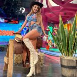 Ximena Córdoba Instagram - Quien está viendo @cuentameloyaof ? Vamos a divertirnos ♥️ El mejor programa de los sábados @canalestrellas