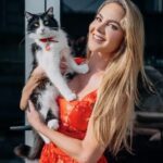Ximena Córdoba Instagram - My loves🐱♥️ #AnimalLover #CatLover Photographer: @fulgorfotografia__ Makeup Artist: @robymakeup