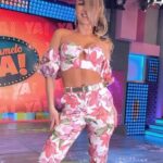 Ximena Córdoba Instagram - Este hermoso look es de @studiofcolombia @studiofmexico Nos vemos a las 12 en @cuentameloyaof