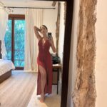 Ximena Herrera Instagram - La belleza y comodidad que puedo encontrar en el silencio, las risas, en compañía , en la naturaleza, en la comida, en los atardeceres y amaneceres son los que realmente me nutren el alma y la vida. Esta vacación está siendo de mis regalos más grandes después de 5 meses de muchísimo trabajo. Me siento bendecida y quiero irles compartiendo lo poco/mucho que voy digiriendo. #Fluye #Suelta #disfruta #escúchate #Scroll ➡️ 💛 #vibrabonito #sinFiltro