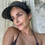 Ximena Herrera Instagram - Entre algas 🪸, arena, naturaleza, menos ropa, más libros y más sol… soy y me siento más libre, me siento mejor. Bendito mar 🙏🫶🌊🌅⛵️🧚🏻📚🏝️.