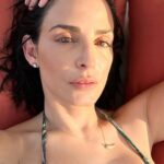 Ximena Herrera Instagram - La vida no es una tecnología, ni una ciencia. La vida es un arte, has de sentirla. Es como el caminar por una cuerda floja. #Osho #VibraBonito 🧿🧶