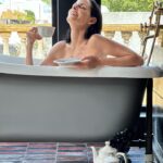 Ximena Herrera Instagram - 🛁😁☕️🫖 🖼️🧿 #VibraBonito #Izamal 💛 📸 @blancheluna