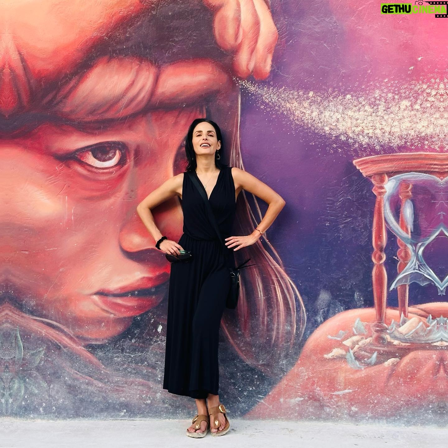 Ximena Herrera Instagram - Tiempo… ⏳, tan frágil, relativo y abstracto. Tan inevitablemente exacto. 🔮🧿 #Swipe ➡️ 📸 by @blancheluna