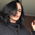 Ximena Herrera Instagram - Y sí… soy de esas personas que atraviesan océanos , trenes, aviones , sacrifican horas de sueño y lo que sea necesario para pasar aunque sea un mínimo de tiempo con las personas que ama. Hay gente que simplemente lo vale y es hermoso sentir que el amor y el esfuerzo que pones se triplica en pequeños hermosos detalles que hacen que todo valga la pena 🥲. #LuckyMe🍀🎄☃️ #Family