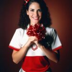Ximena Herrera Instagram - Trending de los 90’s vía @vuelveamitvnovela #Ai . En cuál foto creen que me parezco más ? 😂 #Swipe ➡️